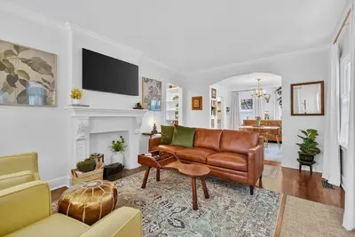 Image de Woodward Place - Close to Everything!