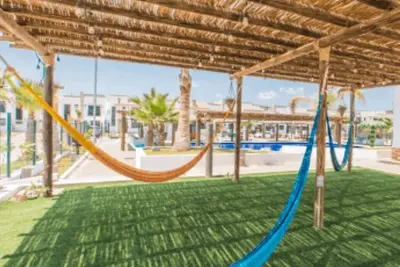 Image de House for 8 in private gated community close to the beach in Cerritos