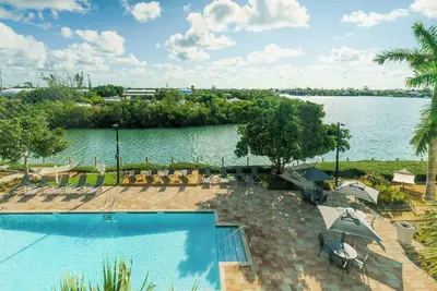 Image de Fantastic View! 2 Relaxing Rooms, Free Breakfast, Outdoor Pool, Pets Allowed!