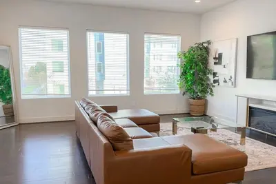 Image de 3- Story Downtown Houston Home- Heart of Houston
