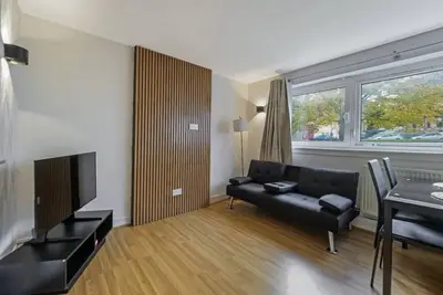 Image de Free Parking | 3 Bedrooms | Sleeps 7 | Airport