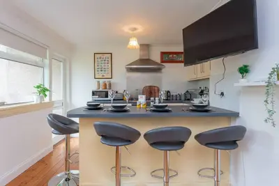 Image de Free Parking | City Centre | 3 Bedrooms | 5 Guests