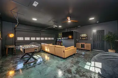 Image de New! Spacious Lake Area Home w/ Hot Tub