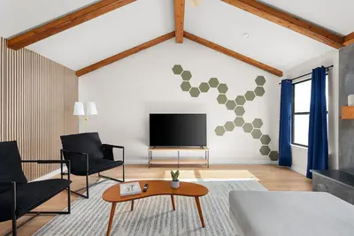 Image de Swanky 5br Retreat Hot Tub • Fire Pit• Game Room