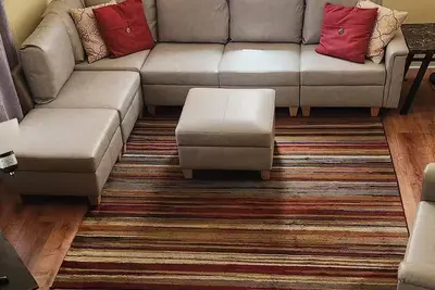 Image de Comfortable Staying Here 2