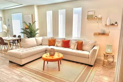 Image de Shopping-Boho style Condo-King bed-Gated