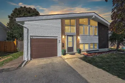 Image de Charming Kingston Home w/Private Yard & Peaceful Vibes — Family Friendly!