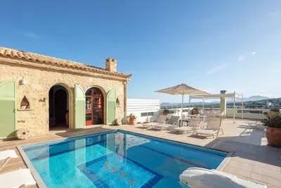 Image de Hara, a charming villa with nice Views, private pool