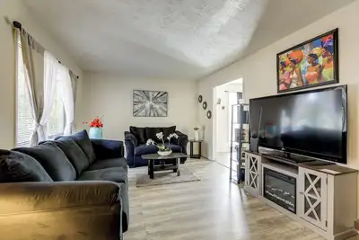 Image de Easy Hwy Access to Atl: Work-Ready Riverdale Home