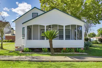 Image de Cajun Country Getaway! Historic Lutcher Bungalow