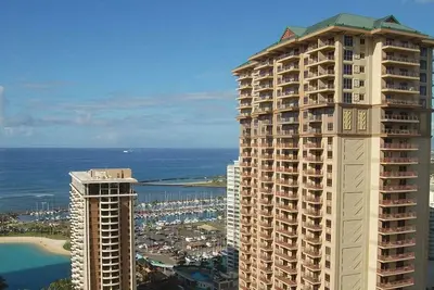 Image de Grand Waikikian 1br- Luxe Suite with Balcony, Full Kitchen, Waikiki Beach Access