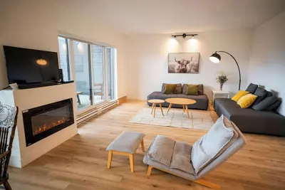 Image de 107 | Condo Élégant | Vue Panoramique et Calme