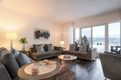 Image de 108 | Condo Chic | Vue Fleuve, Confort et Piscine