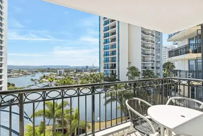 Image de Chevron Renaissance - 2 Bed 1 bath Low Floor - 1098 - 7 night - Chevron 2 Bedroom 1 Bathroom Apartment