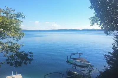 Image de Chic Waterfront Muskoka Cottage