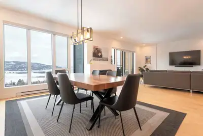 Image de 202 | Condo Élégant | Balcon, Piscine & Vue Fleuve