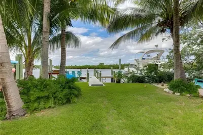 Image de Waterfront • Pool • Hot Tub • Firepit • 7Min Beach