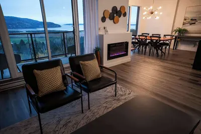 Image de 203 | Condo Luxe Le Grain de Café | Piscine et Vue