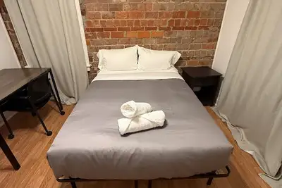 Image de 2br w/ Kitchen & Living Room • Walk to Delmar Loop