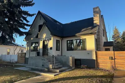 Image de Explore Amazing Holyrood from this Outstanding 3-Br house with Hot Tub!