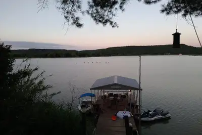 Image de Beautiful Waterfront Home – Lake Palo Pinto, Gordon, Tx, by Reel life Rentals