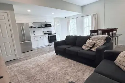 Image de Cozy Basement Suite Retreat