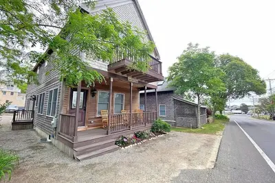 Image de Aunt Clara's Cottage ~ Your Beautiful Island Home!