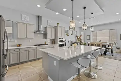 Spacious Luxe Stay -  Sleeps 10