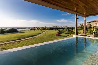 Image de Luxury Golf Course Apartment with Private Pool