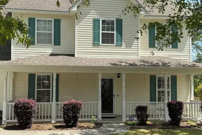 Image de Cozy Cul-De-Sac: 3br, 2. 5ba w/ Multipurpose Room & Spacious Backyard