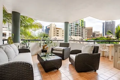 Image de Stylish City Apartment in Spring Hill – Your Urban Oasis Awaits