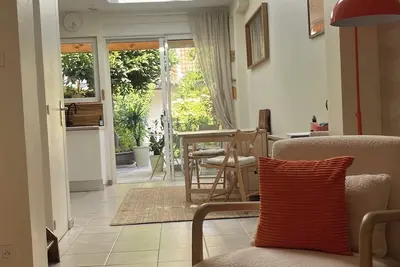 Image de A 5mn à pied d'Euratech et du métro, charmante petite maison lilloise typique