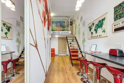 Image de A Red Gem in the heart of Budapest