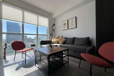 Image de RivetStays | The Atmos Exclusive Suite – 1 Bedroom + Den Condo