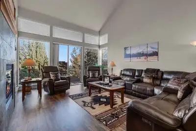 Image de Eagle Crest Village Loop 10840 | Tranquil Retreat