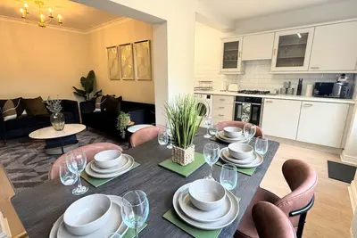 Image de Spacious Stylish 4 Bedroom House for Families and Groups, Driveway, Central Bham