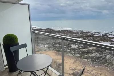 Image de Appartement Vue Mer aux Sables D' Olonne - Séjour les pieds dans l'eau!