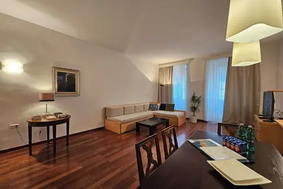 Image de Tina Historic Townhouse Apartment by City Hall