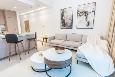 Image de Cozy 1Bhk near Burj K 800m to Metro - Infinity Pool