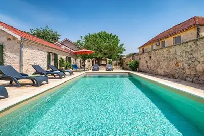 Image de Villa avec piscine près du lac de Vrana