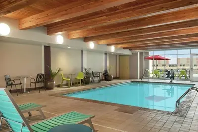 Image de Experience Comfort & Convenience in This Brooklyn Park Unit