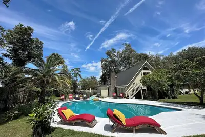 Image de Awesome 6-bedroom estate with Ac in charming Savannah