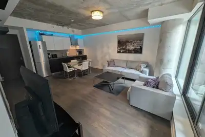 Image de Monthly rent of 2-bedroom 2-washroom condo with 1 parking spot