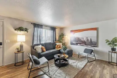 Image de Fully Fenced Backyard, Close to Trails & Sites