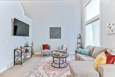 Image de Close to Uvu & Byu, Golf Course, Pet Friendly