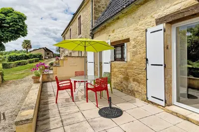 Image de Gîte Charly : terrasse privée, jardin commun, piscine et Wi-Fi à Salignac Eyvigues