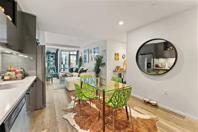 Image de Family Suite in Boston with Pool, Gym & Balcony - Perfect Stay!