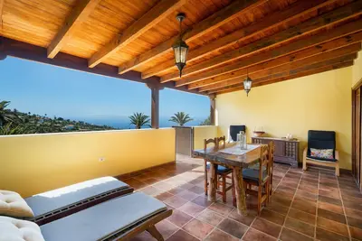 Image de Casa Tajonaje – Vue Mer et Montagne au Cœur Rural d’Alajeró