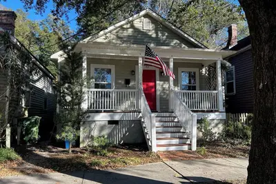Image de 3-bedroom house with privacy in downtown Wilmington- walkable to retail/food