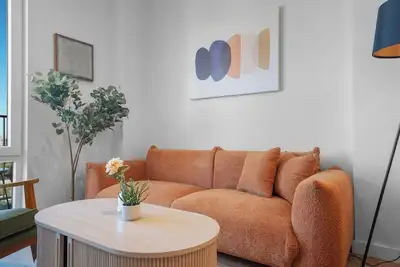 Luxury 2 bedroom-2 bath with private roof deck.